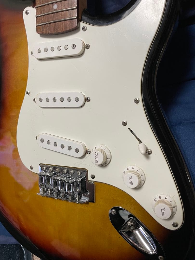 VINTAGE ストラトタイプ　エレキギター　22F