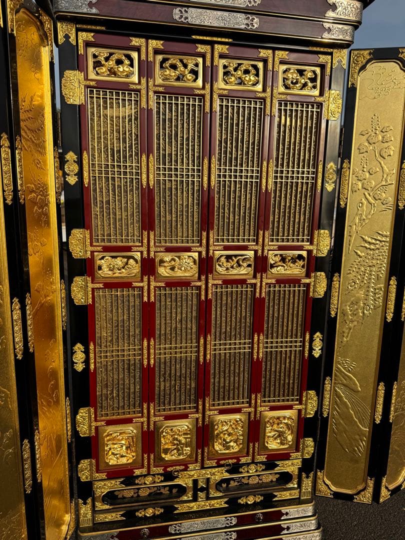 く*ま様 金箔装飾の伝統的な仏壇