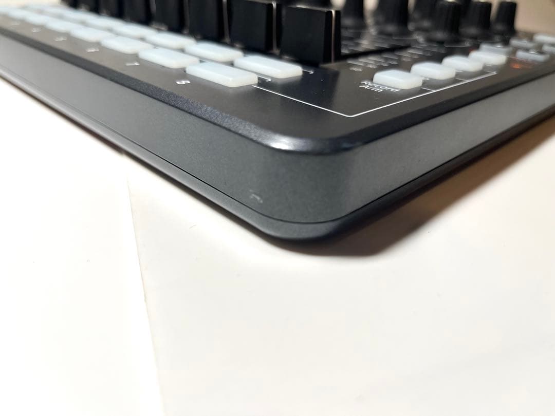 NOVATION MIDIコントローラー LaunchControl XL