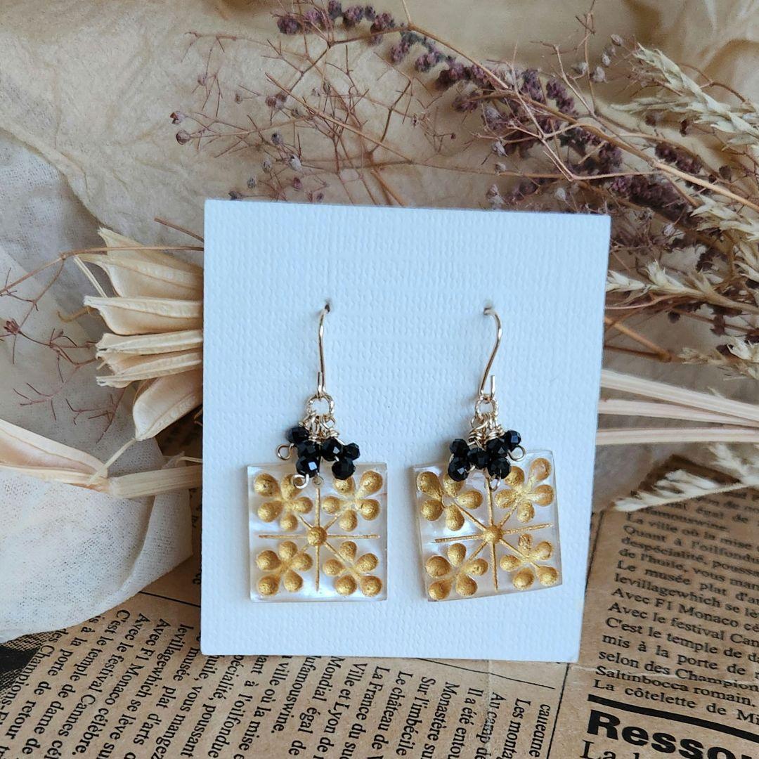 １４kgfWMOPクリスマスキルトゴールドペイントピアス