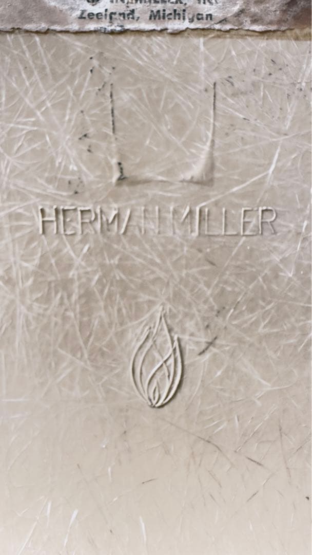 イームズシェルチェア ハーマンミラー フレイムロゴ