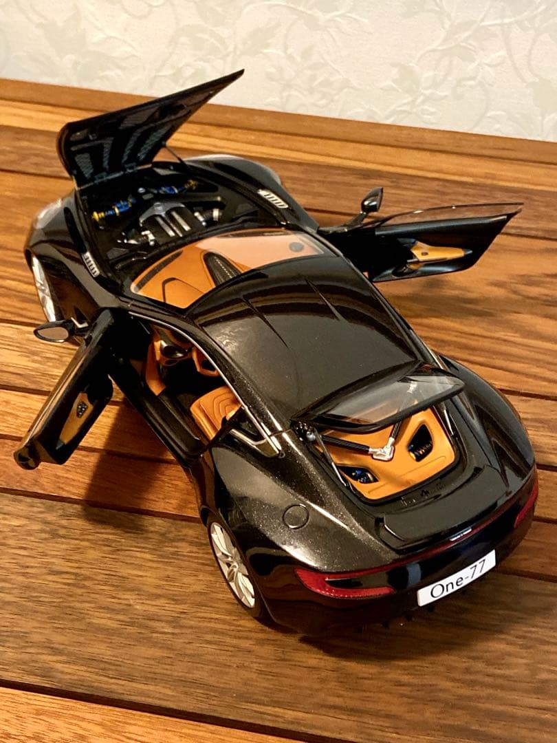 AUTOart 1/18 アストンマーチンONE-77 （ブラック）【中古品】