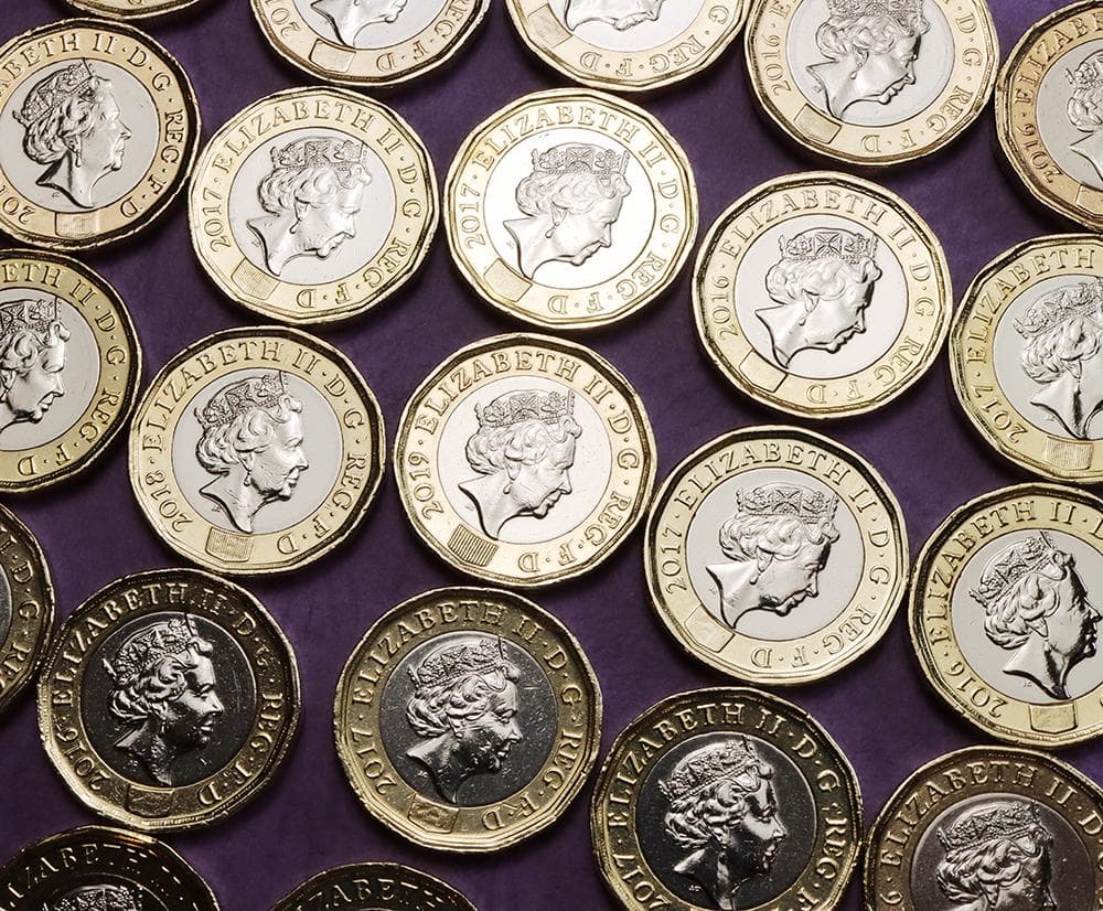 a281 イギリス　1ポンド　硬貨　　バイメタル　30枚まとめて　壮観！