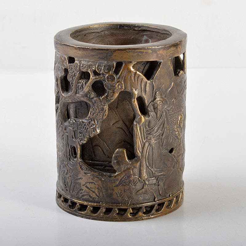 中国　書道具　大清清乾隆年製　古銅　山水人物透かし彫　筆筒　C　5953