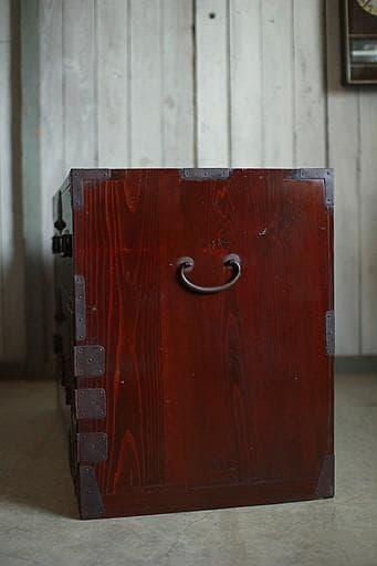 綺麗な丸金具庄内箪笥　扉付き　タンス　収納　古家具　古民家　時代家具