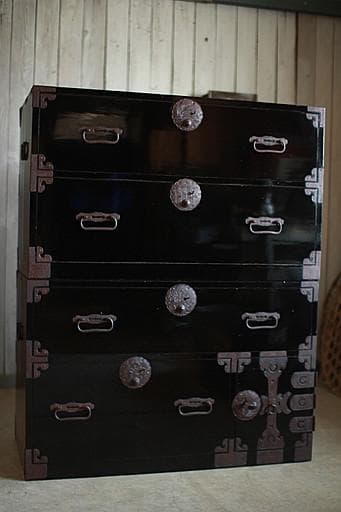 綺麗な丸金具庄内箪笥　扉付き　タンス　収納　古家具　古民家　時代家具