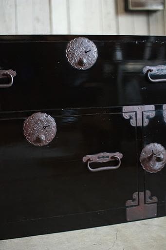 綺麗な丸金具庄内箪笥　扉付き　タンス　収納　古家具　古民家　時代家具