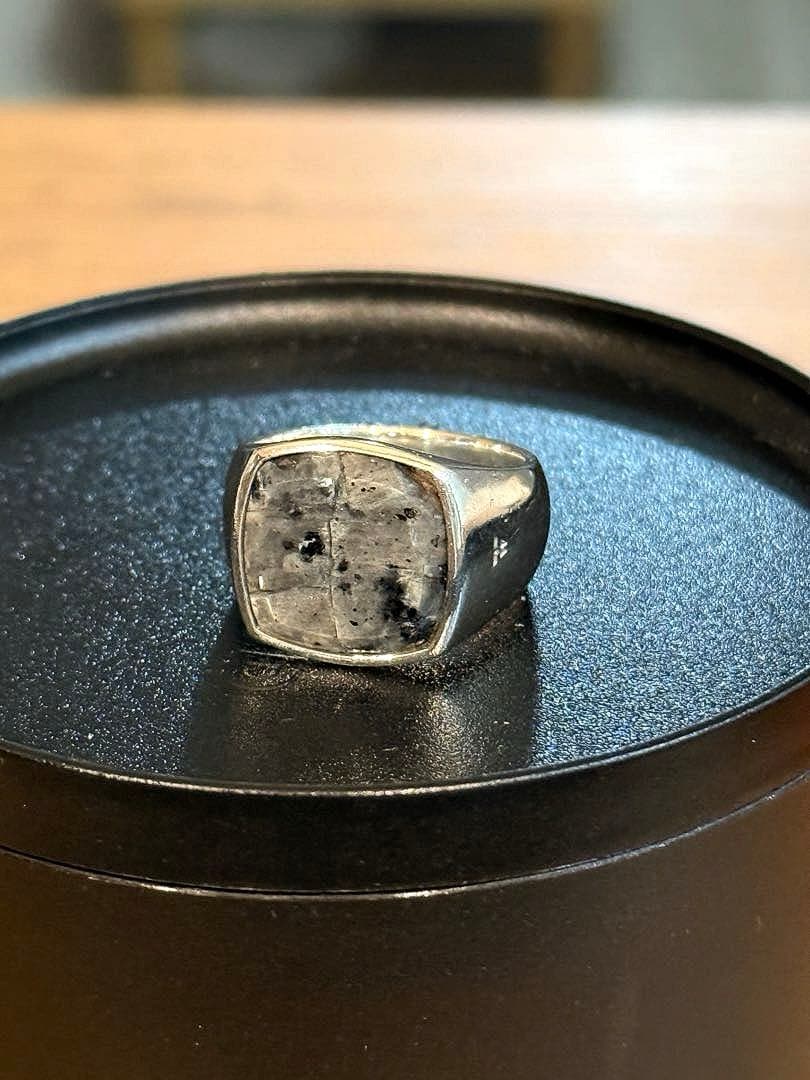 tomwood Cushion Larvikite ※割れあり　size54