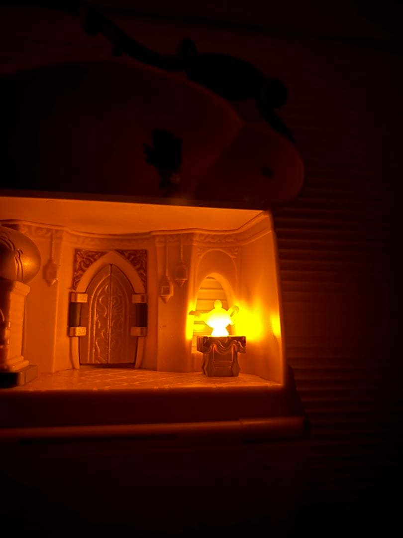 ディズニー、アニメータードール（ミニ）アナ雪、アラジンのフィギュアとお家セット