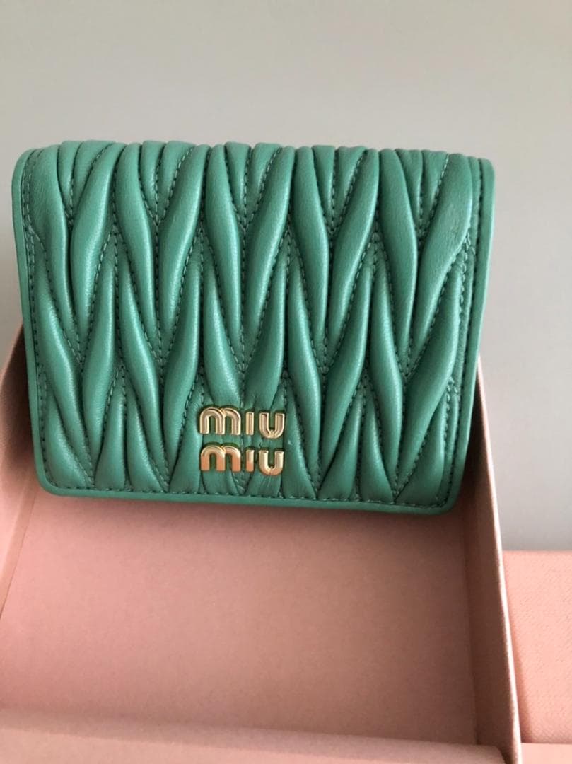 MIUMIU♡マテラッセ折りたたみ財布(グリーン)♡ラスト1点！！！