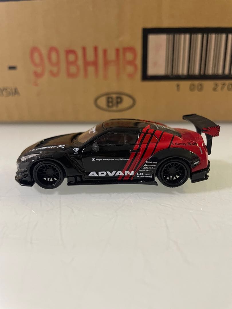 ミニカー MINI GT LB WORKS NISSAN GT-R ADVAN