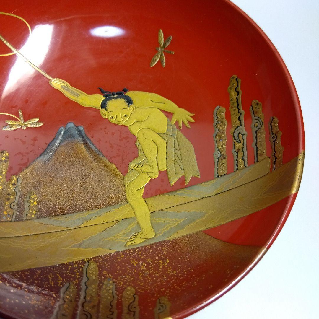 輪島塗　朱塗　時代蒔絵金人物銀富士蒔絵 杯一対　漆芸　共箱　１客の高台にアタリ有