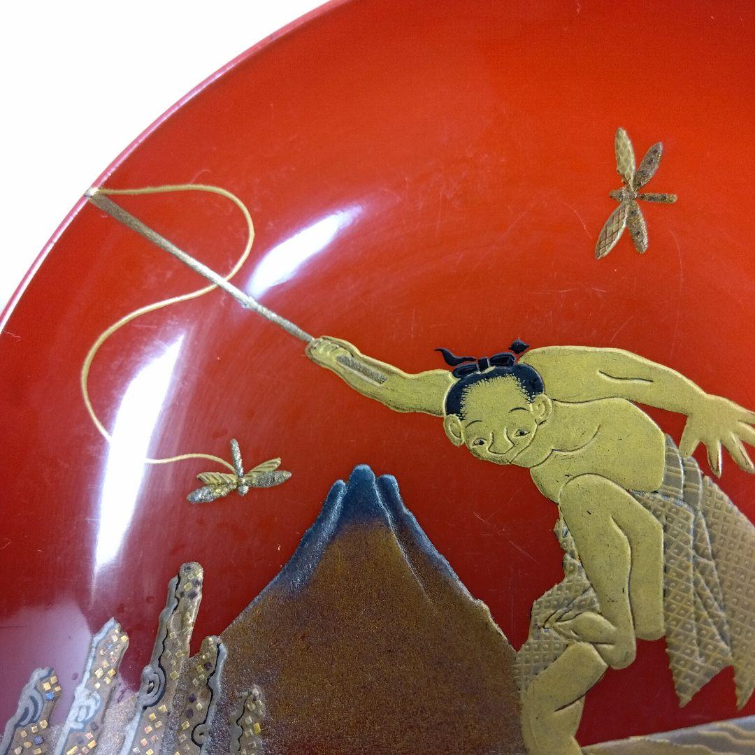 輪島塗　朱塗　時代蒔絵金人物銀富士蒔絵 杯一対　漆芸　共箱　１客の高台にアタリ有