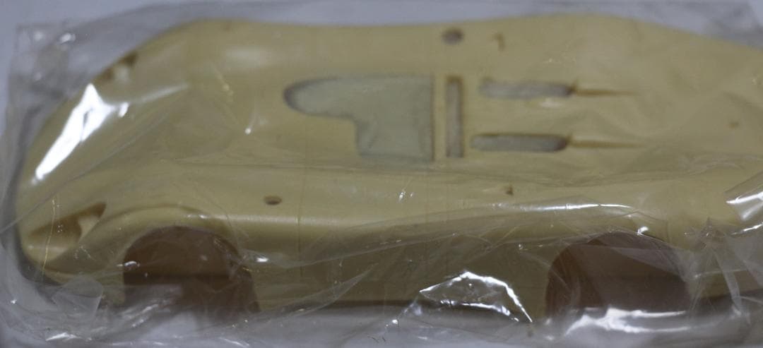 ジョーカー製ポルシェ９０８／２Ｌ　レジン・メタル組立キット　１／２４　未組立品