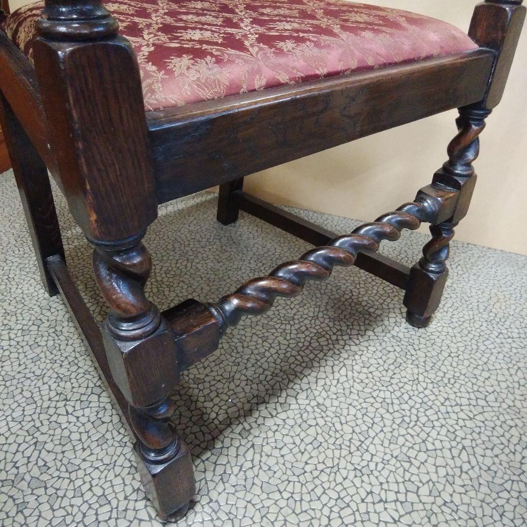 イギリス・アンティーク・アームチェア　(資料館コンデションでは？)