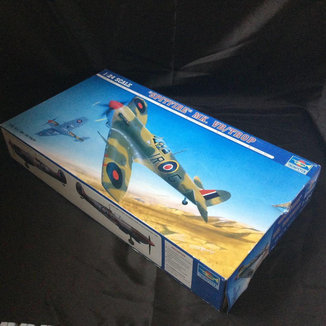 SPITFIRE MK.VB/TROP 1/24 TRUMPETER 未組立