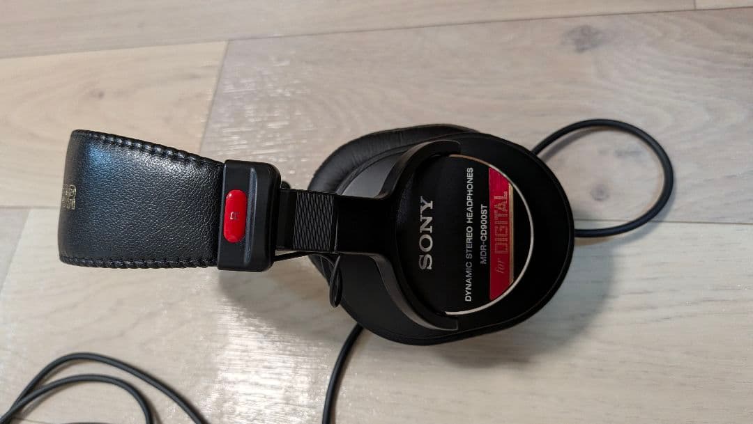 新品 SONY ダイナミックヘッドフォン ブラック MDR-CD900ST