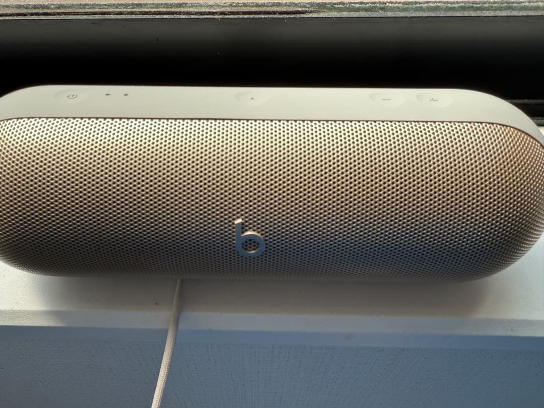 Beats Pill ポータブルBluetoothスピーカー、最長24時間