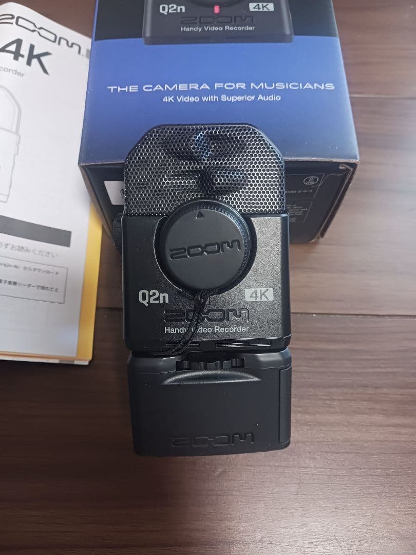ZOOM Q2n-4K + BCQ-2n(外部バッテリーケース)付き