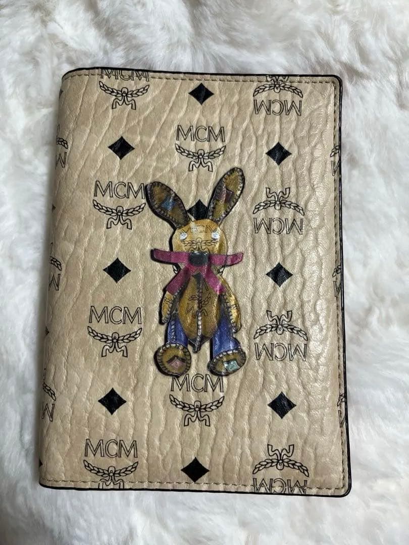 MCM ウサギデザイン パスポートケース　美品