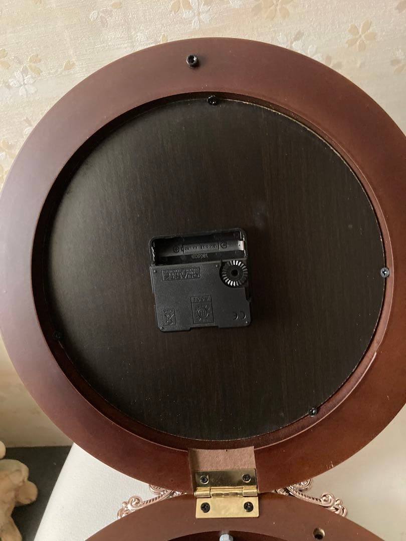 値下げしました！ ロココ調 両面 花柄ローマ数字掛時計 無音　ブラウン