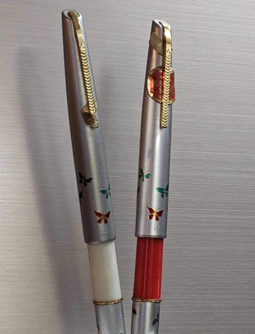 プラチナ 14K細字 万年筆 ショート 蝶 チョウ赤・白 廃盤 新品