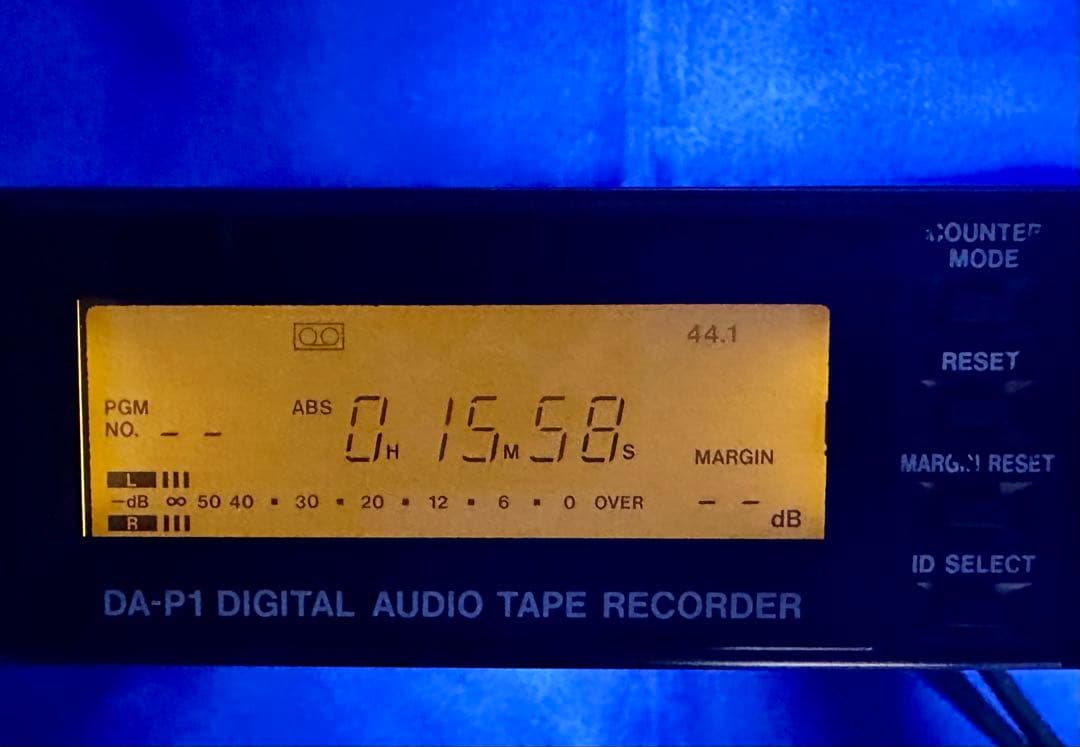 TASCAM プロ用ポータブルDATの名機　DA-P1 本体＋電源アダプター