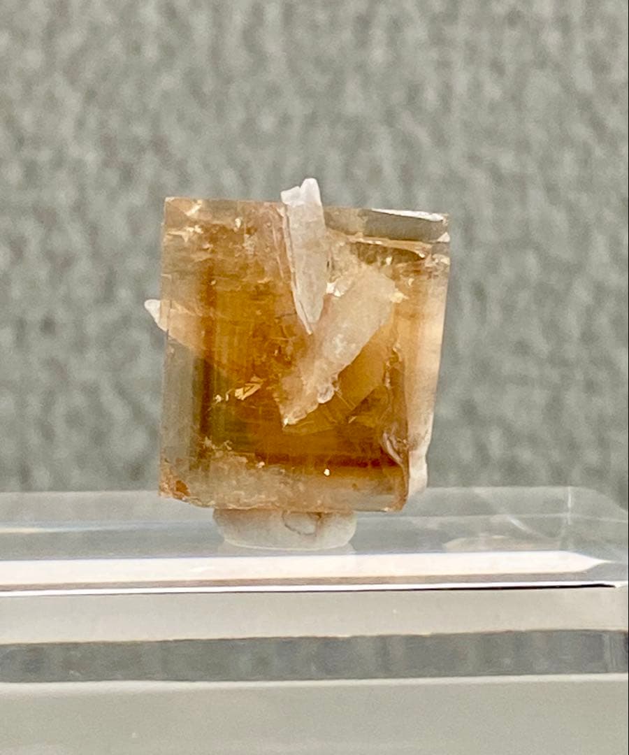 アメリカ　オハイオ州産　フローライト　蛍石　 鉱物標本　天然石