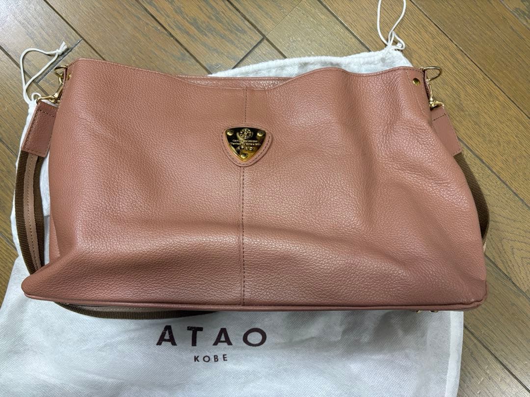 美品アタオ ショルダーバッグ エルビィelvy ピンクベージュ ATAO