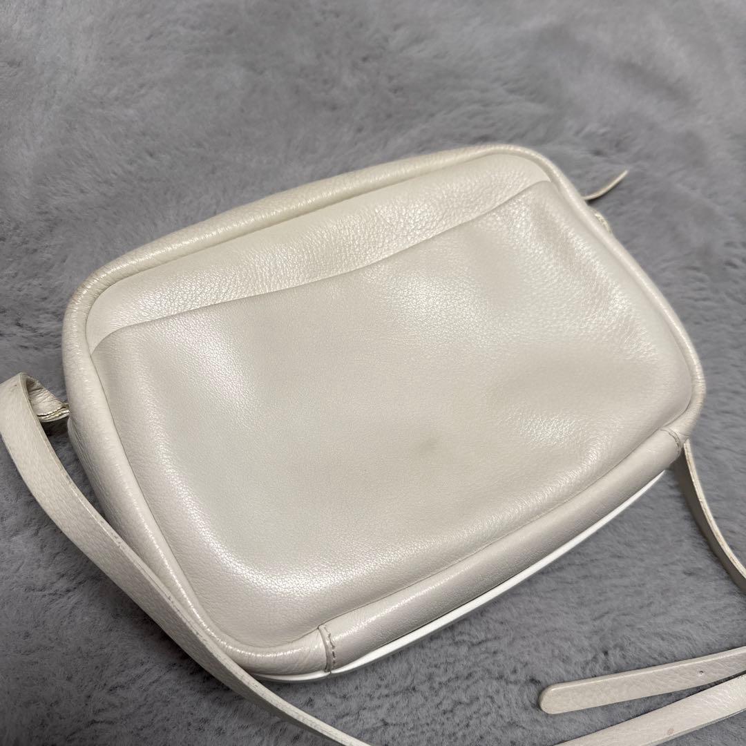 BALENCIAGA ホワイトショルダーバッグ