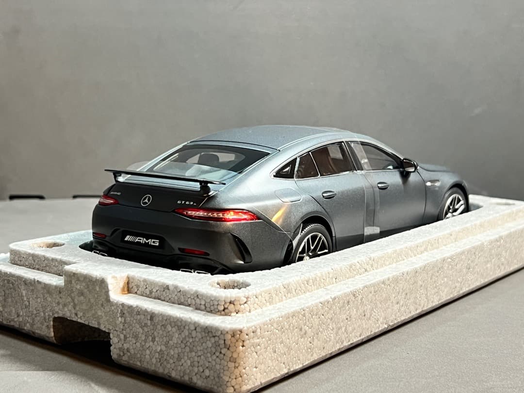 ミニカー GT S 4MATIC+, X290 Selenite Grey Magno