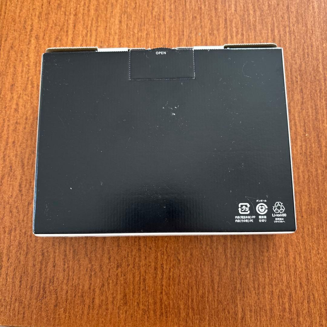 新品未使用au GRATINA 4G KYF31 ブラック SIMロック解除済