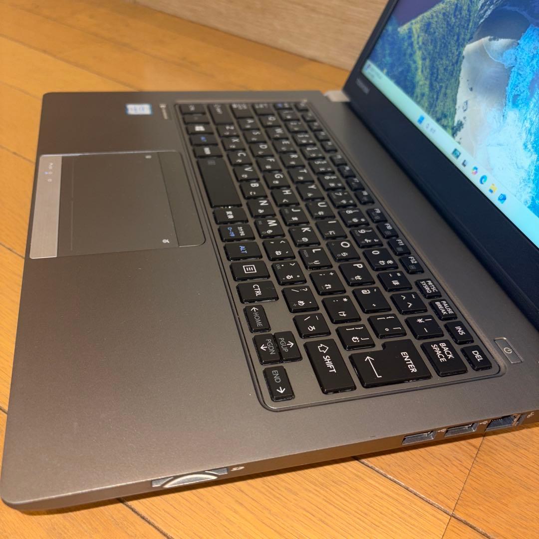 東芝 Dynabook R63/D Core i5-6300 win11 SSD