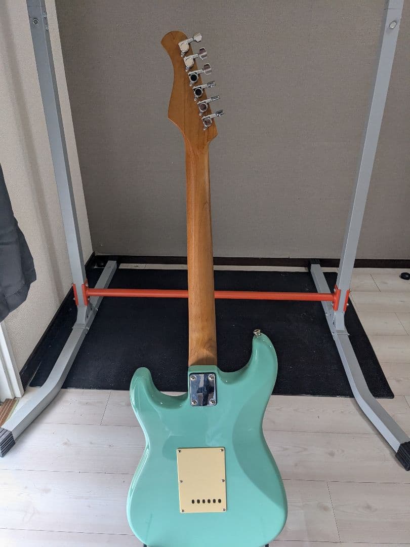 Bacchus Stratocaster エレキギター