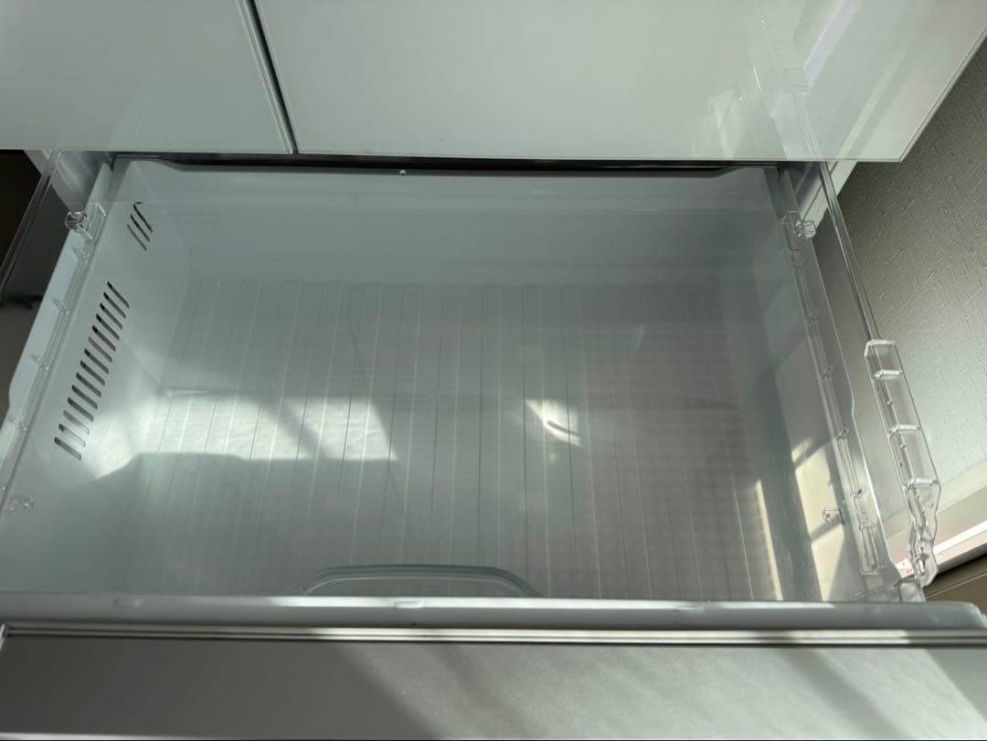 Maoママ専用 MITSUBISHI MR-WX70E-W 冷蔵庫 大型700L