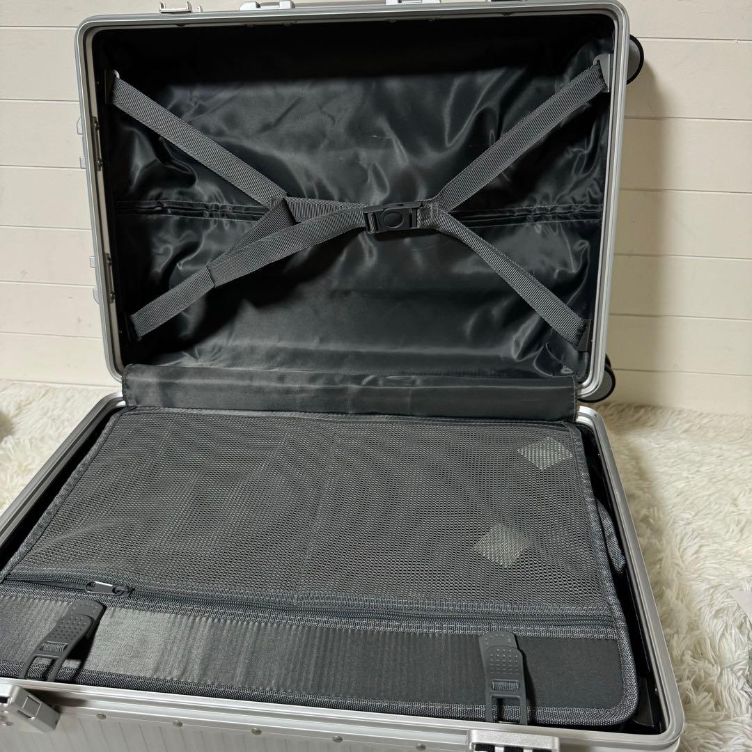 未使用級✨aucentic キャリーケース　スーツケース　アルミ　トロリーケース