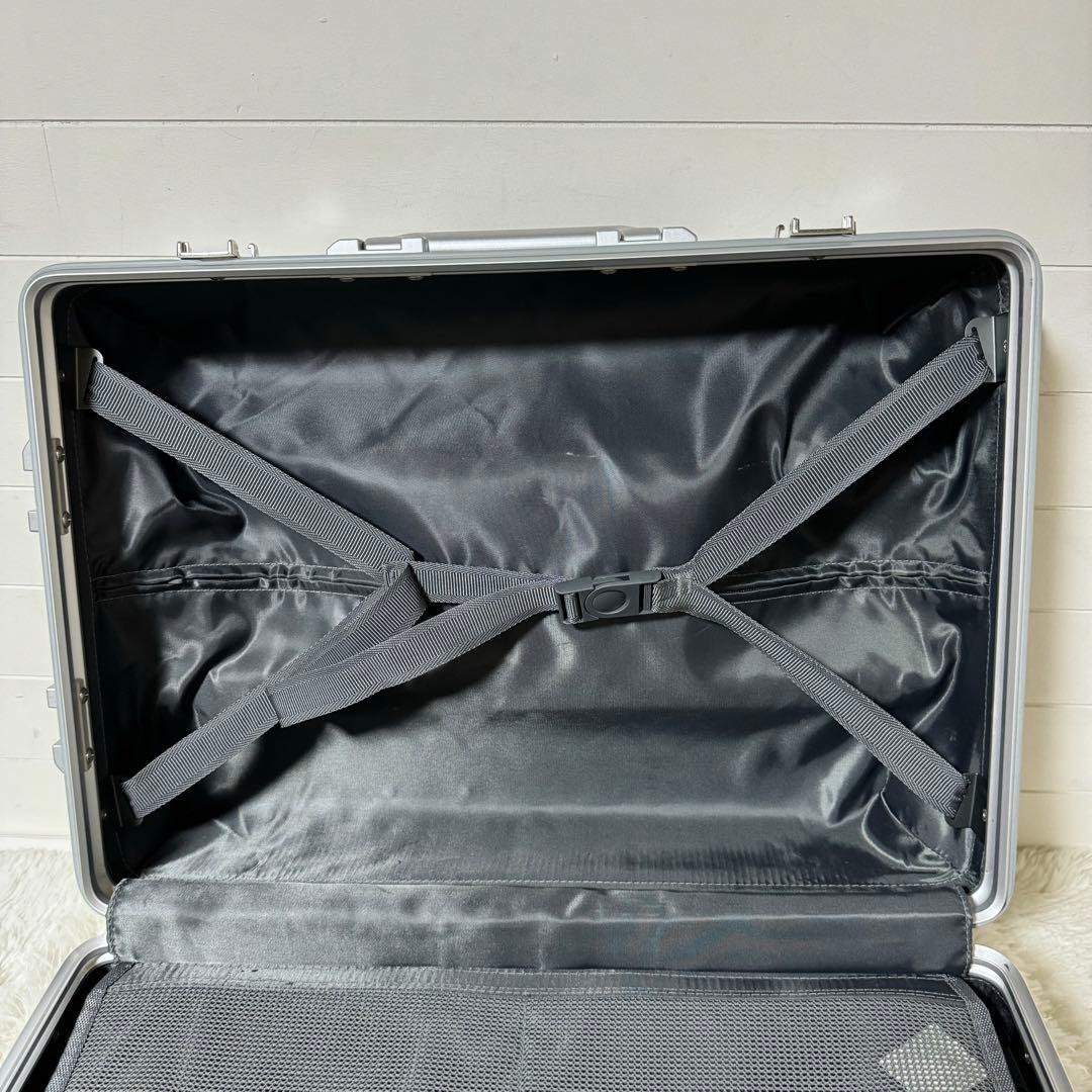 未使用級✨aucentic キャリーケース　スーツケース　アルミ　トロリーケース