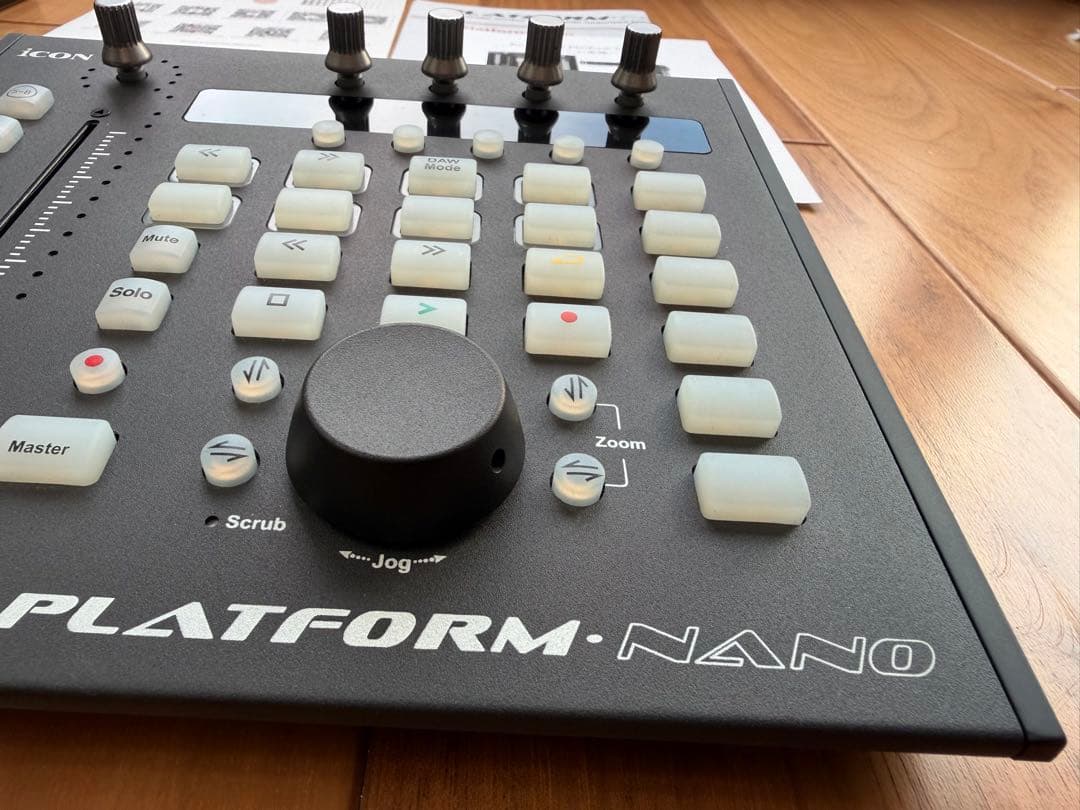 iCON PLATFORM NANO コントローラー