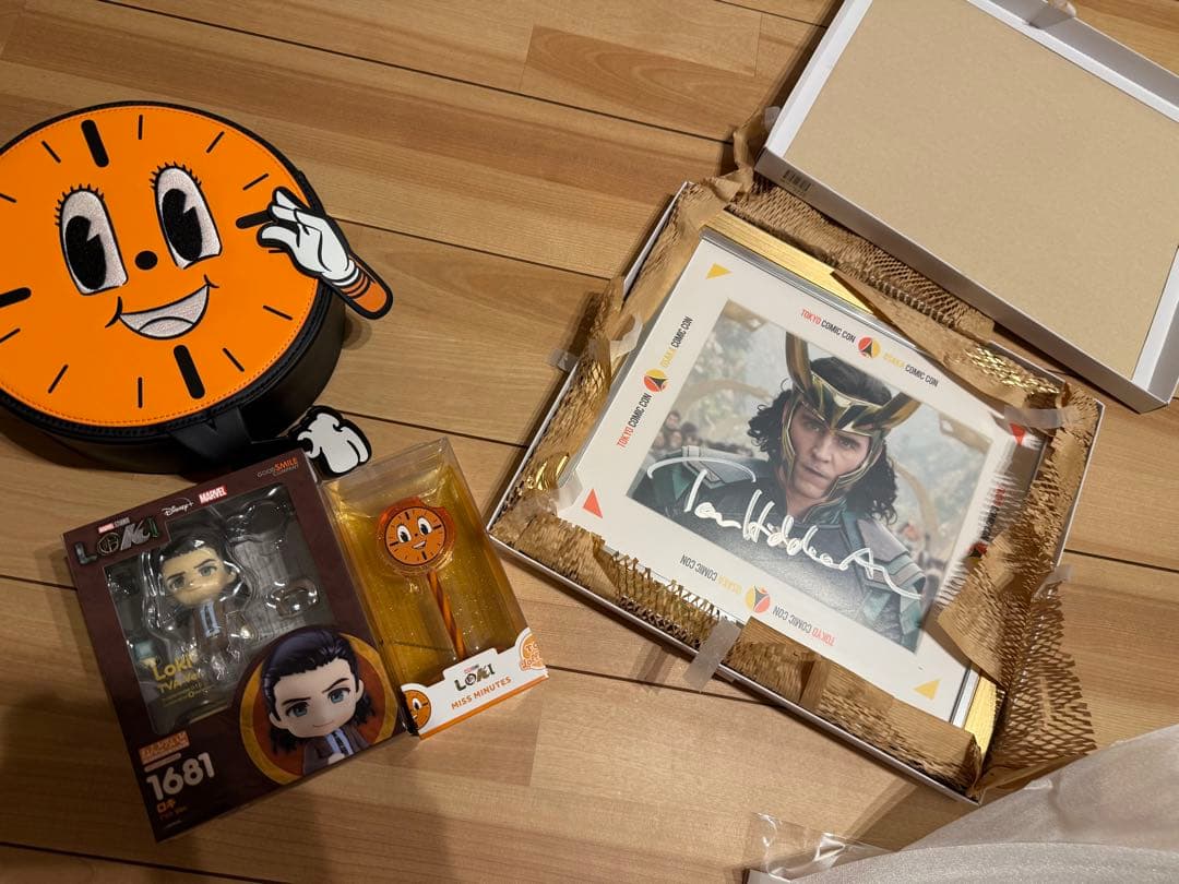 ★新品未使用（ねんどろいどのみ欠品あり）ロキ★Loki★グッズ★サイン入り額縁