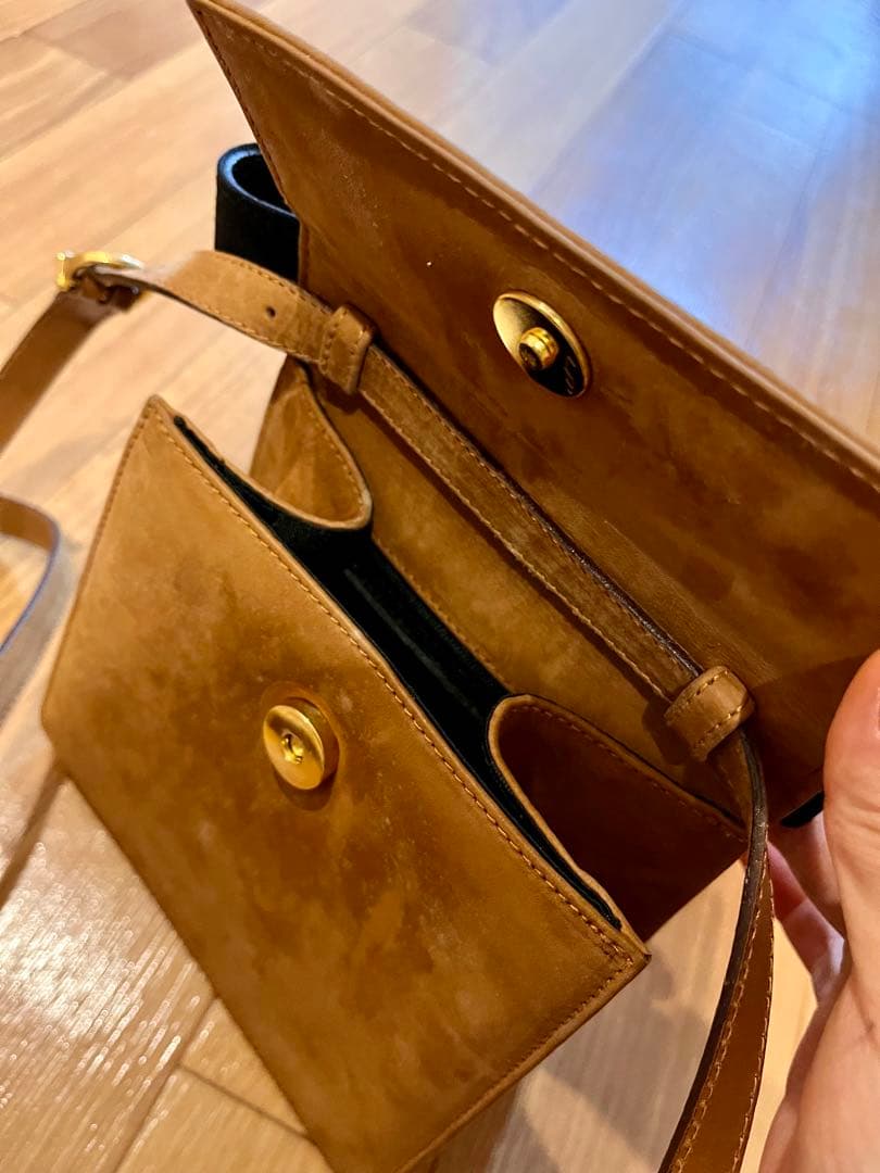 【Ferragamo】ショルダーバッグ　ブラウン