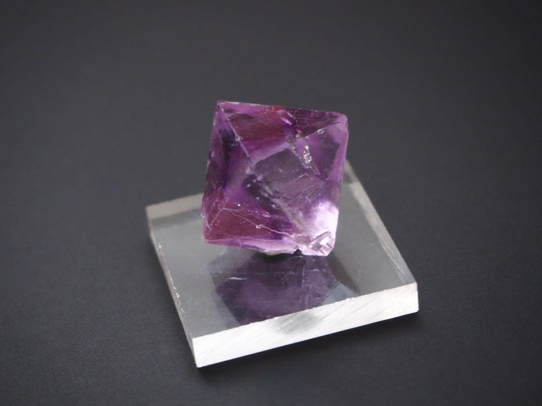 フローライト　イリノイ産　パープル　蛍石　鉱物【B-8】