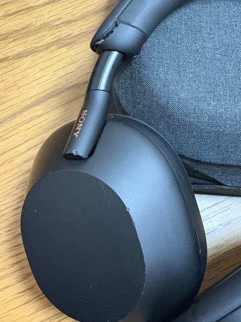 Sony WH-1000XM5 動作問題なし　傷あり