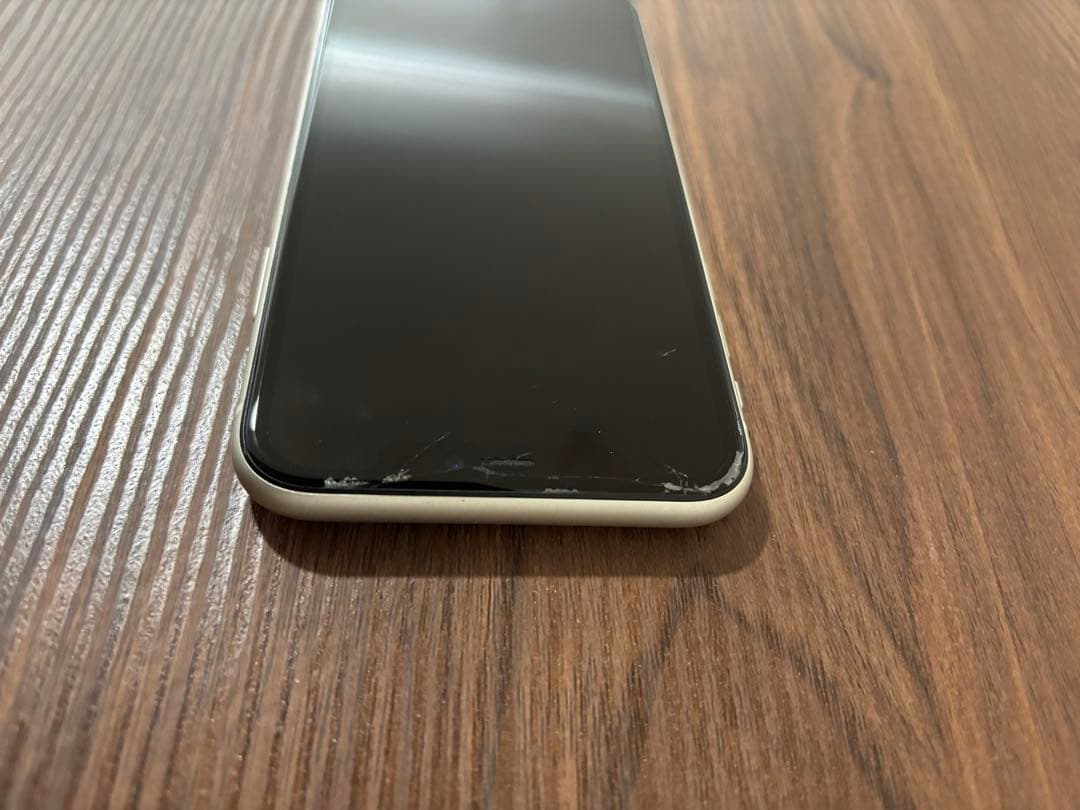 iPhone11 64GBホワイト箱付き