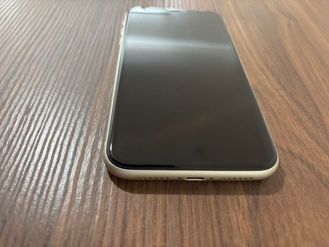 iPhone11 64GBホワイト箱付き