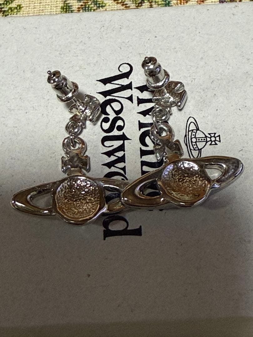 VivienneWestwood ミニバスレリーフピアス