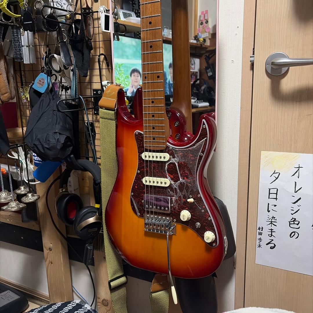 オレンジ色エレキギター ハムバッカー搭載