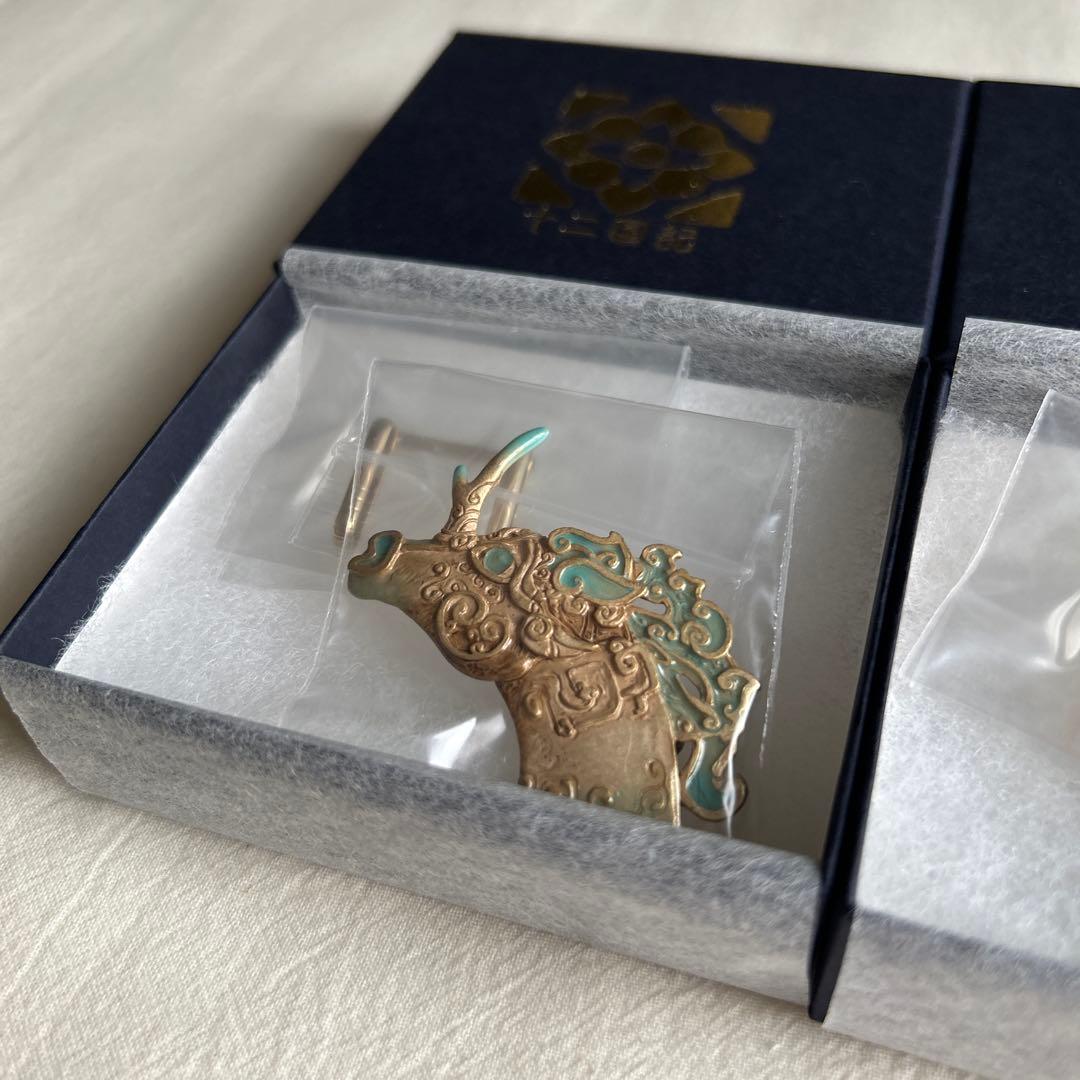 「十二国記」ブローチ 麒麟・楽俊・蠱雕　3点セット