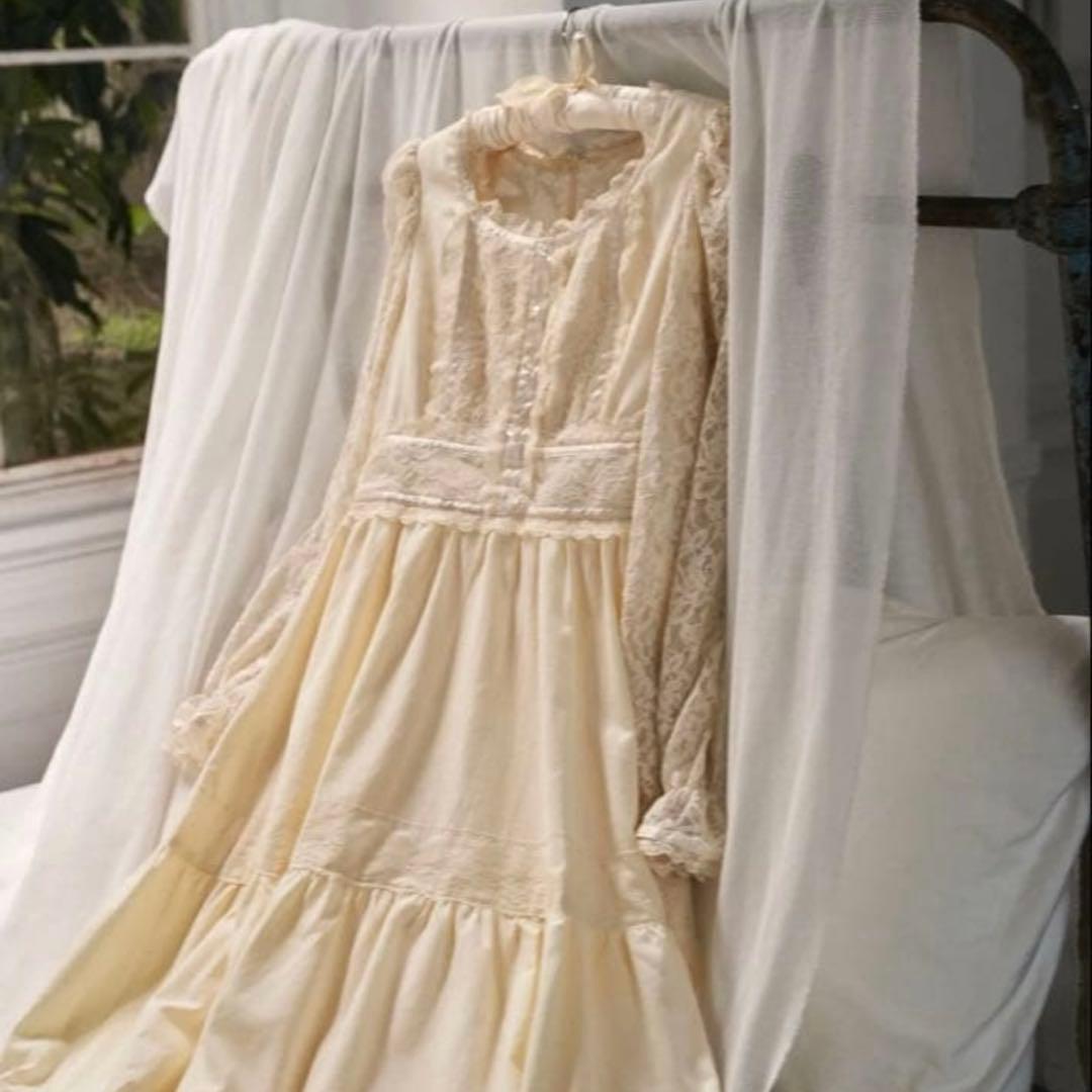 TreatÜrself special Vintage dress