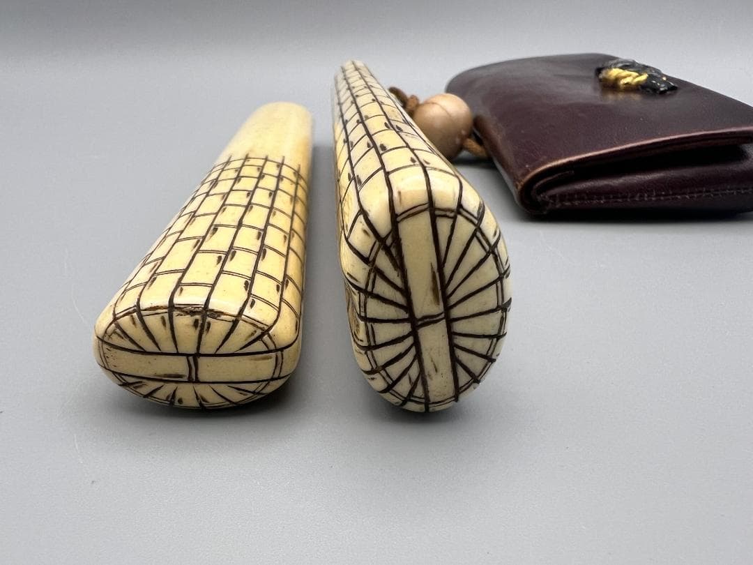 江戸明治時代　生肖図　金銀象嵌　極上骨製手彫キセル入れ　大玉根〆　銀製キセル