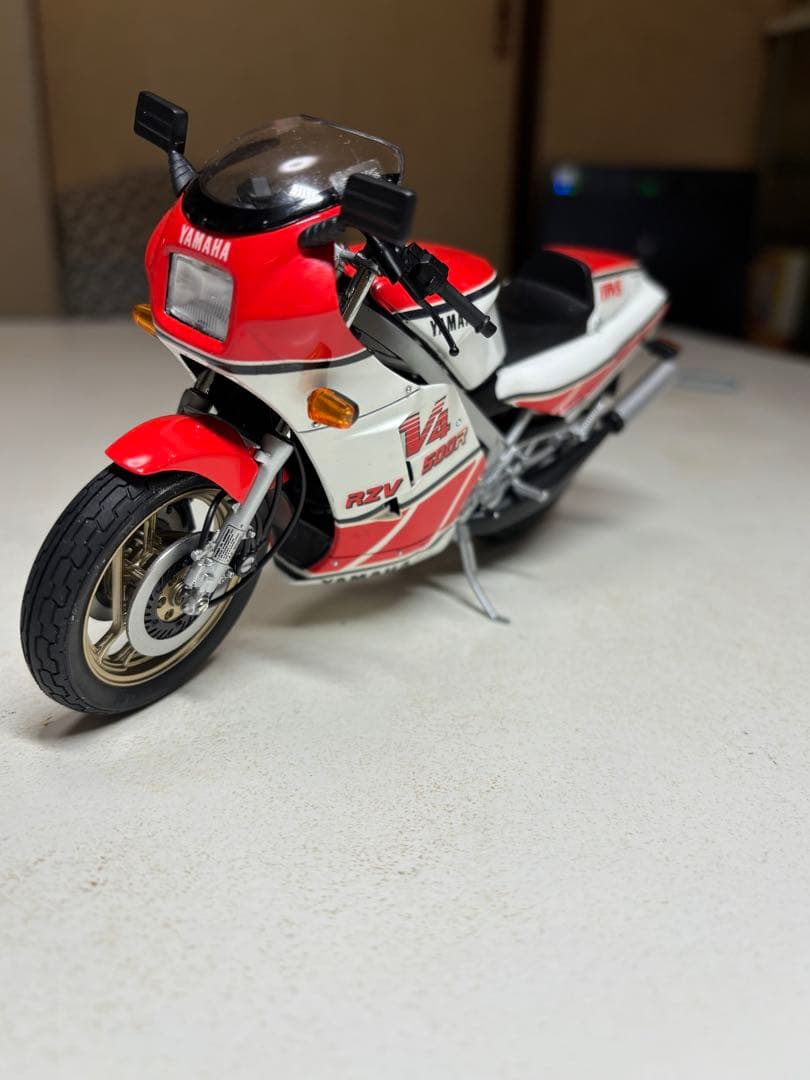 タミヤ 1/12 RZV500Rプラモデル完成品